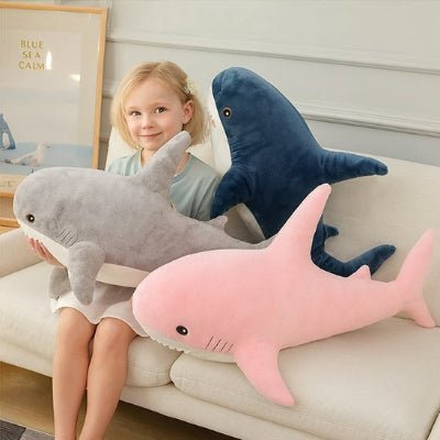 Requin-en-peluche-moelleux-pour-câlins
